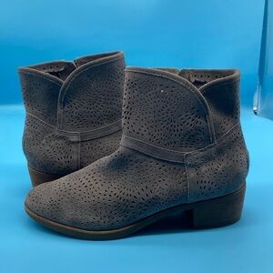 NEW Womens 5 Grey Suede UGG Darling Seaweed Perf Zip Ankle Cowboy Style Boots